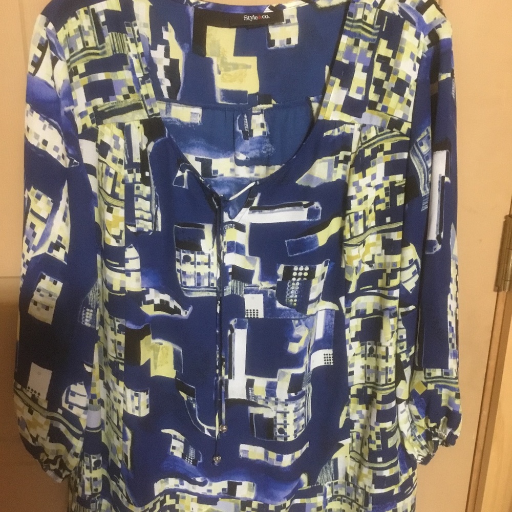 Women’s Blouse size large